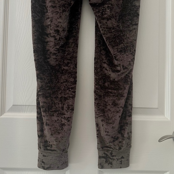 Lululemon Ready To Crush Velvet Jogger French Press Brown Size 6 *Flaw* - Picture 9 of 14